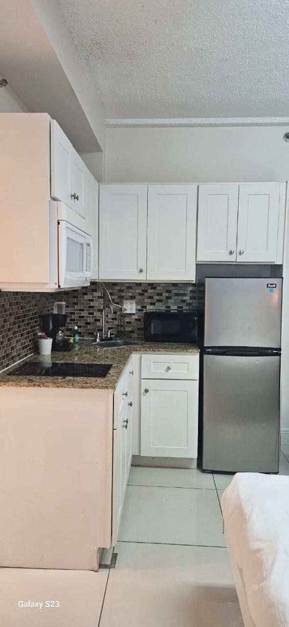 Miami Beachfront With Pool Wifi & Cheap Parking Apartment Exterior photo